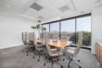 11100 Santa Monica Blvd, Los Angeles, CA à louer Photo intérieure– Image 2 sur 4