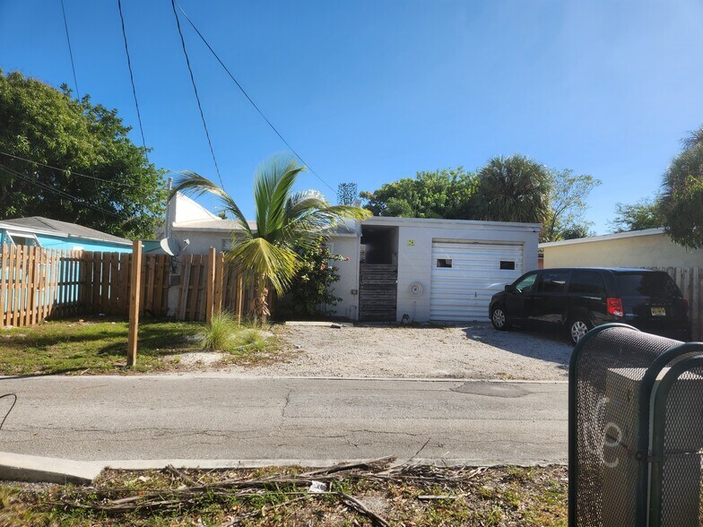 813 N J St, Lake Worth Beach, FL à vendre - Photo de l’immeuble – Image 2 sur 6