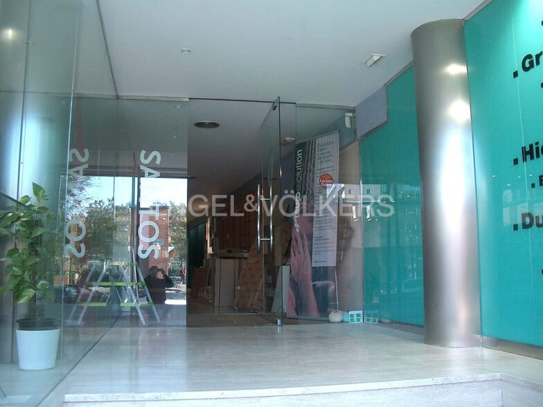 Immeuble residentiel dans Viladecans, Barcelona à vendre - Photo de l’immeuble – Image 2 sur 4