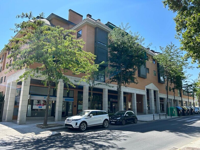 Calle Camilo José Cela, 8, Las Rozas de Madrid, Madrid à louer - Photo de l’immeuble – Image 2 sur 7