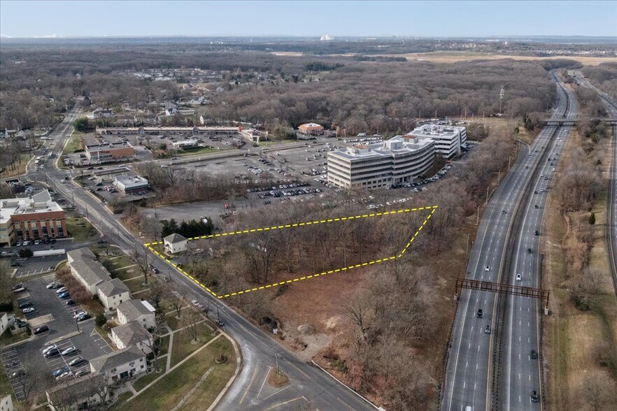2 Cliffwood Ave, Aberdeen, NJ à vendre - Photo de l’immeuble – Image 2 sur 24