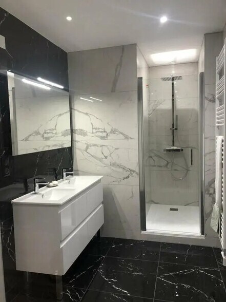 Bureau dans Bordeaux à louer - Photo de l’immeuble – Image 3 sur 7