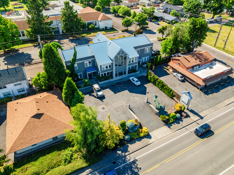 15259 SE 82nd Dr, Clackamas, OR à vendre - Photo de l’immeuble – Image 2 sur 9