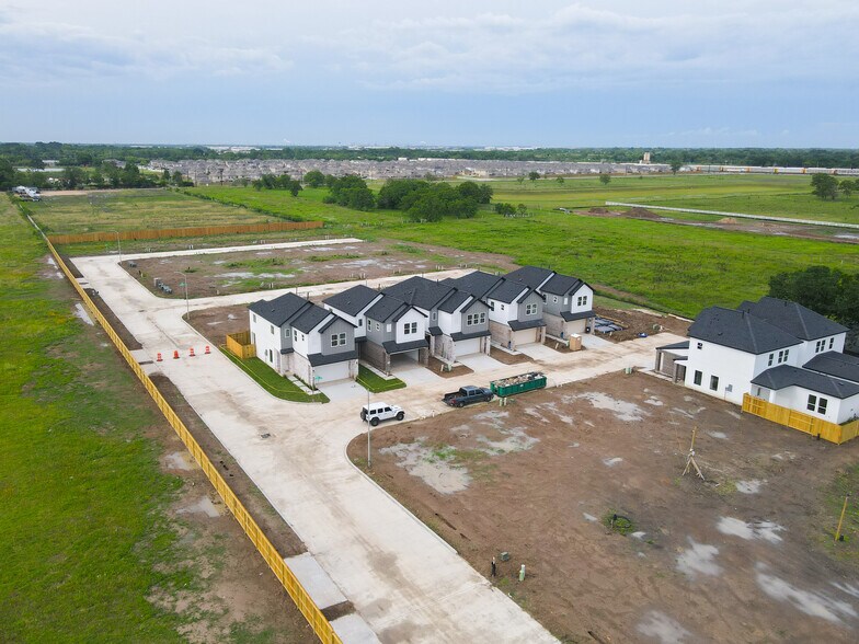 6402 Pregenero Ln, Houston, TX à vendre - Photo de l’immeuble – Image 2 sur 8