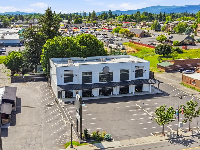 9493 N Government Way, Hayden, ID à vendre - Photo de l’immeuble – Image 1 sur 41