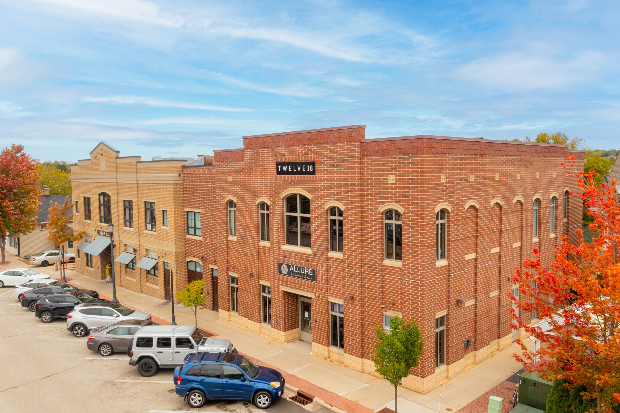 1212-1218 13th Ave, Grafton, WI à louer Photo de l’immeuble– Image 1 sur 10