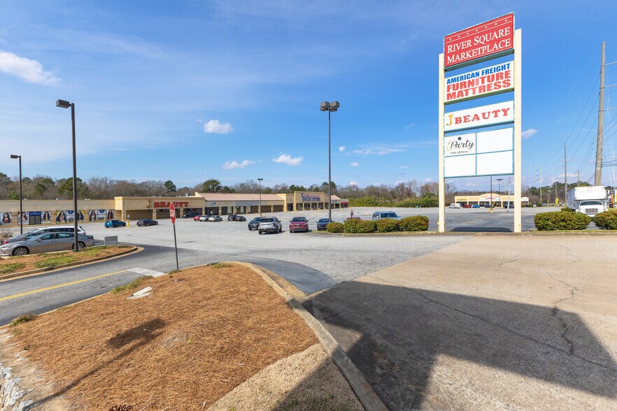 1627 S Lumpkin Rd, Columbus, GA à vendre - Photo de l’immeuble – Image 1 sur 7