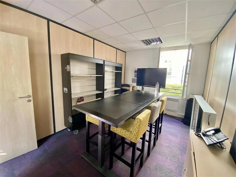 Bureau dans Sèvres à louer - Photo de l’immeuble – Image 3 sur 9