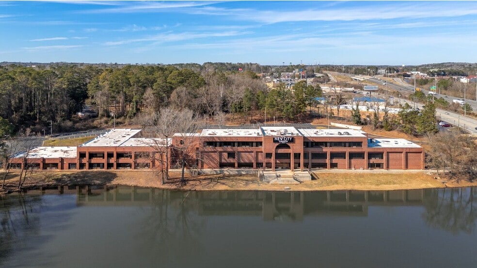 3500 Riverside Dr, Macon-Bibb, GA à vendre - Photo principale – Image 1 sur 70