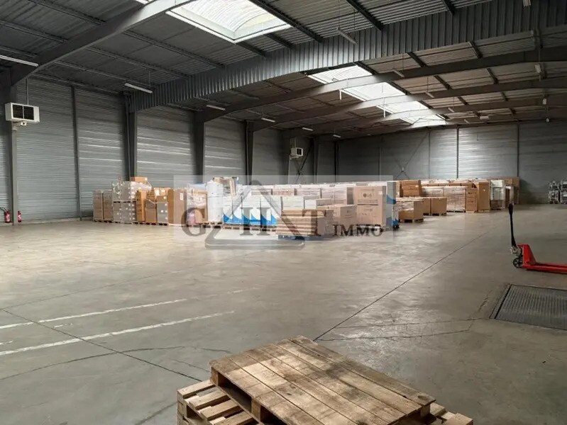 Industriel/Logistique dans Santeny à vendre Photo intérieure– Image 1 sur 4
