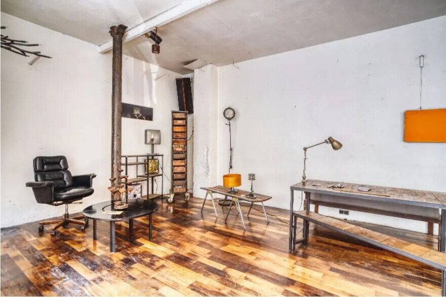 Local commercial dans Paris à vendre - Photo de l’immeuble – Image 2 sur 4