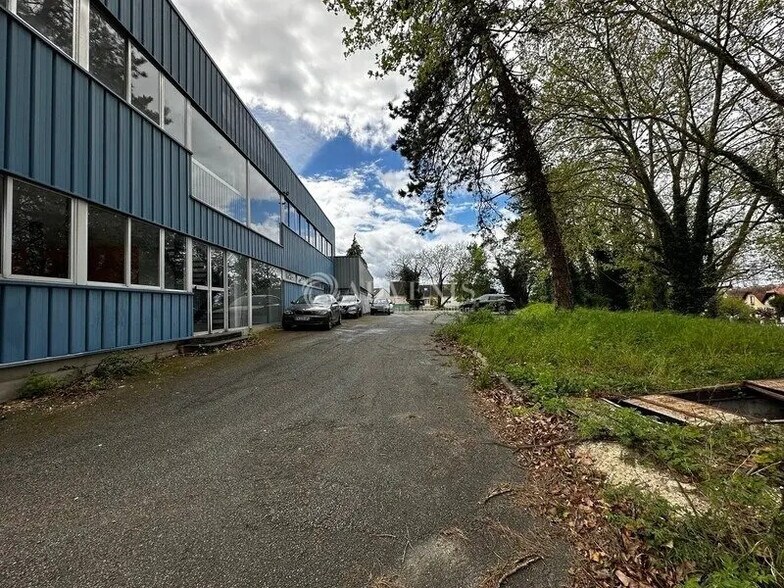 Industriel/Logistique dans SAINT-OUEN-L'AUMONE à louer - Photo de l’immeuble – Image 2 sur 8
