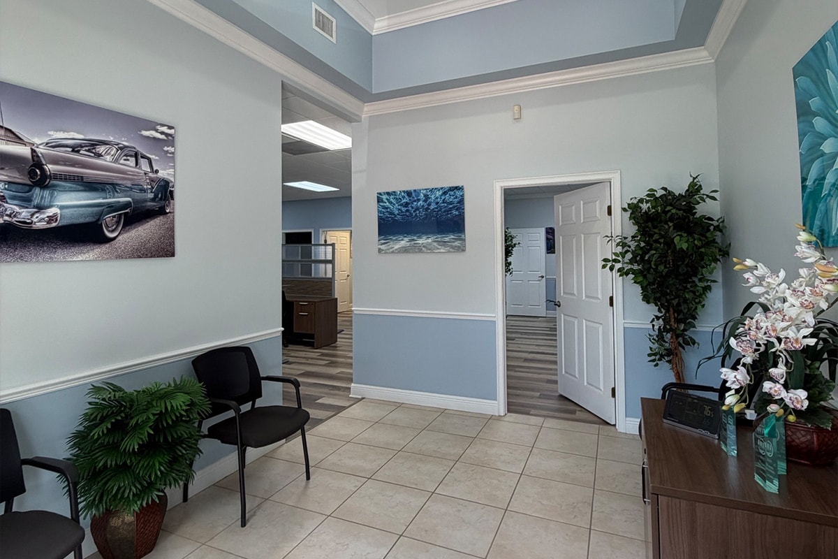 1007-1027 US Highway 19, Holiday, FL 34691 - Lot 1007 - - Photo intérieure - Image 2 of 4