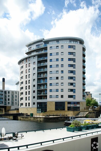 Leeds Dock, Leeds à vendre - Photo principale – Image 1 sur 4