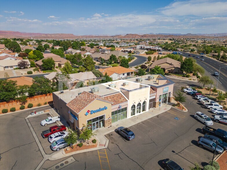 2351 S River Rd, Saint George, UT à louer - Photo de l’immeuble – Image 2 sur 7