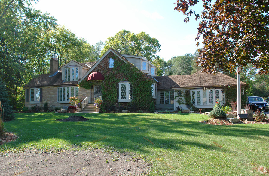 3514 County Road 101, Minnetonka, MN à louer - Photo de l’immeuble – Image 1 sur 2
