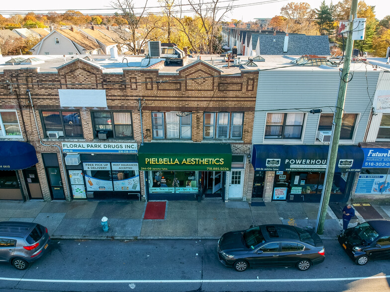 244 Jericho Tpke, Floral Park, NY à louer - Photo de l’immeuble – Image 3 sur 6