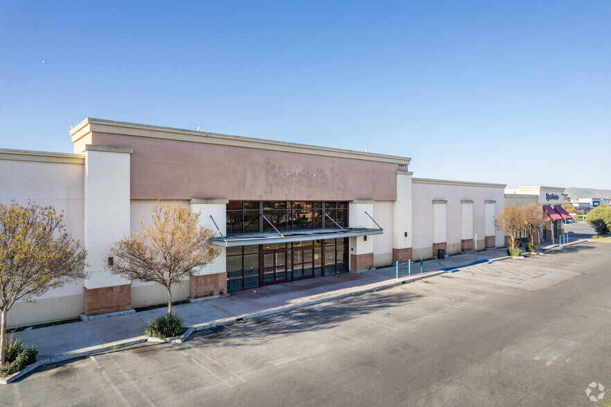 2701-2897 W Florida Ave, Hemet, CA à louer - Photo de l’immeuble – Image 2 sur 10