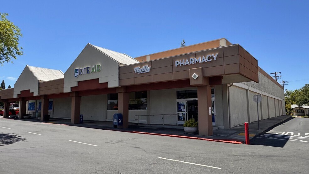 380-446 Harding Blvd, Roseville, CA à louer - Photo de l’immeuble – Image 3 sur 21