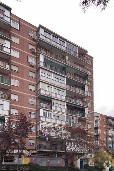 Local commercial dans Móstoles, Madrid à louer - Photo principale – Image 1 sur 2