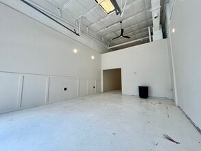 1082 NW Huff Rd, Atlanta, GA à louer Photo intérieure– Image 1 sur 5