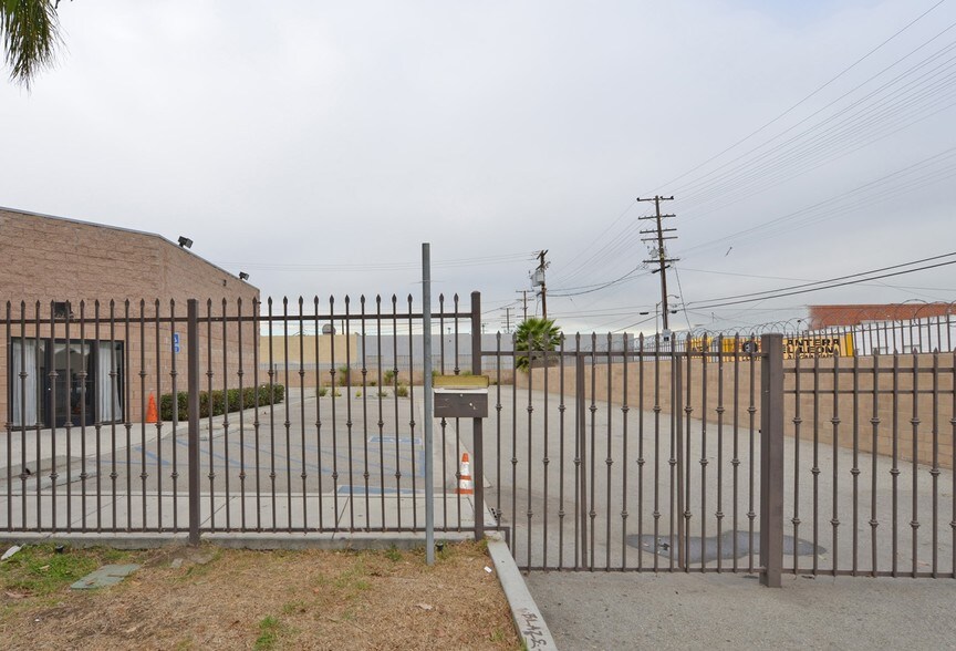 2549 E 57th St, Huntington Park, CA à vendre - Photo de l’immeuble – Image 3 sur 5