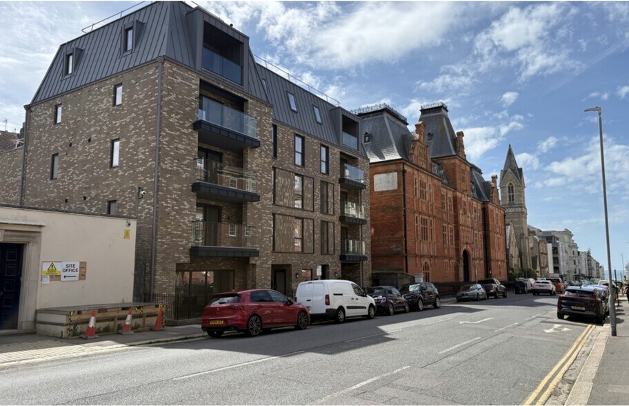 77 Holland Rd, Hove à louer - Photo de l’immeuble – Image 2 sur 7
