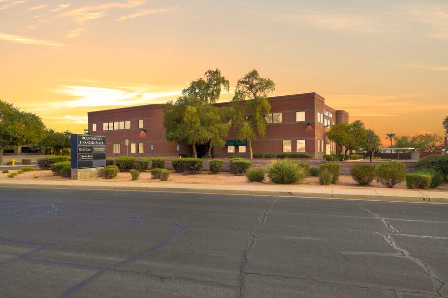 4001 E Mountain Sky Ave, Phoenix, AZ à louer - Photo de l’immeuble – Image 1 sur 14