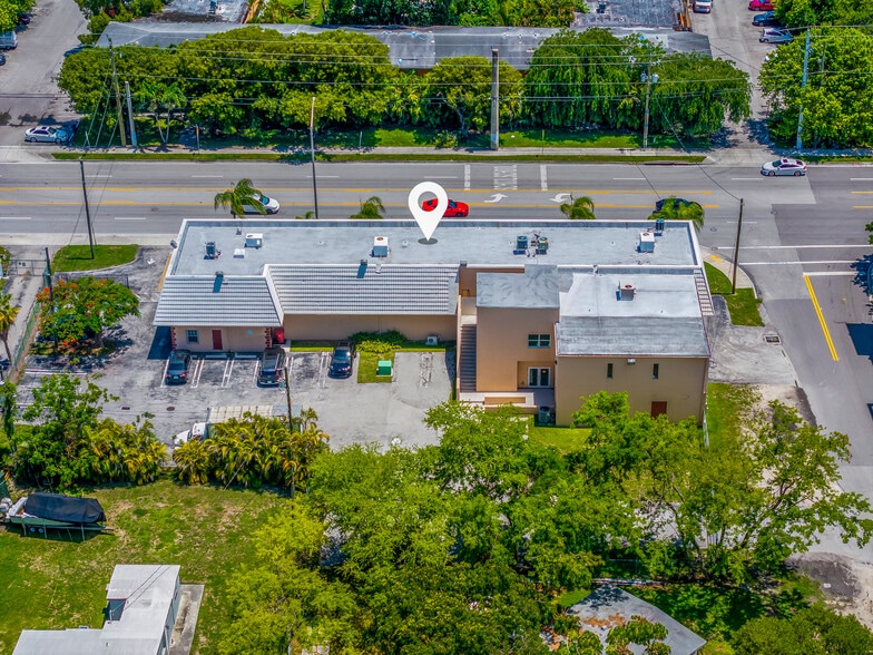 9765 184th St, Miami, FL à vendre - Photo de l’immeuble – Image 2 sur 43