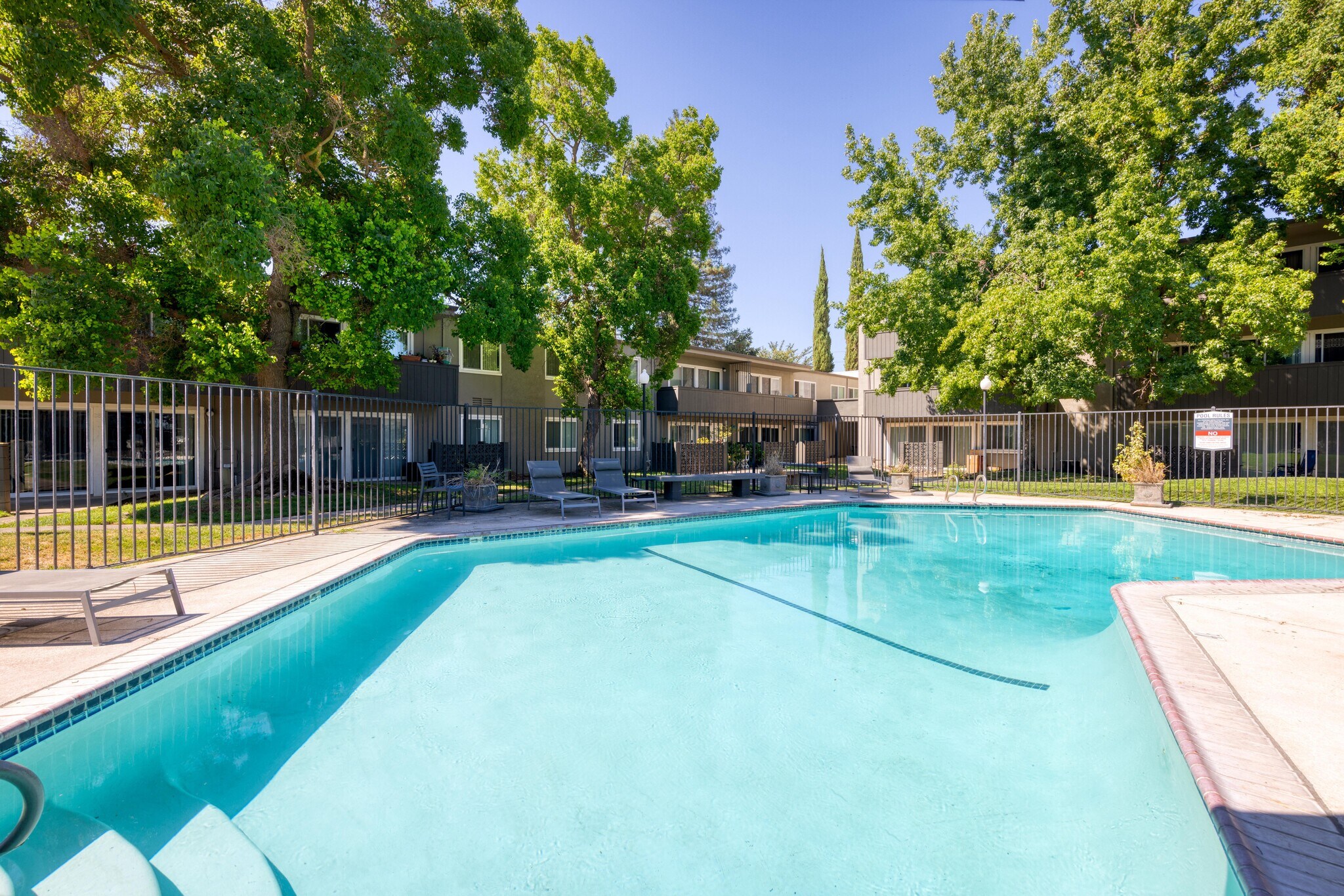 3220 Watt Ave, Sacramento, CA à vendre Photo de l’immeuble– Image 1 sur 13