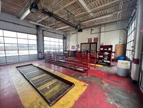 560 N State Road 135, Greenwood, IN à louer Photo intérieure– Image 1 sur 3