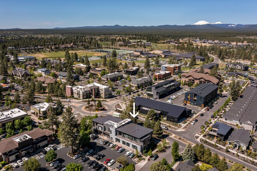 900 NW Mt Washington Dr, Bend, OR à vendre - Photo de l’immeuble – Image 2 sur 44