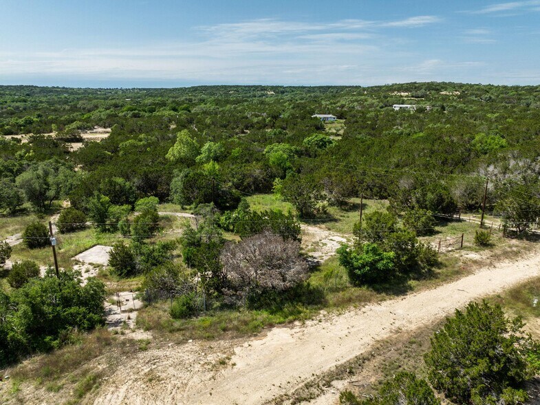 24906 Fawn Dr, Leander, TX à vendre - Photo de l’immeuble – Image 2 sur 39