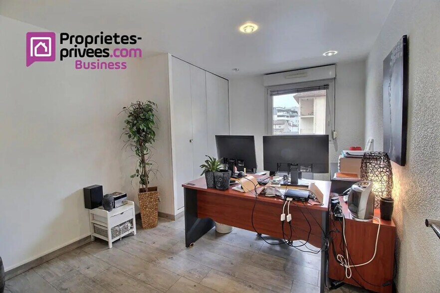 Bureau dans Annecy à vendre - Photo de l’immeuble – Image 2 sur 11