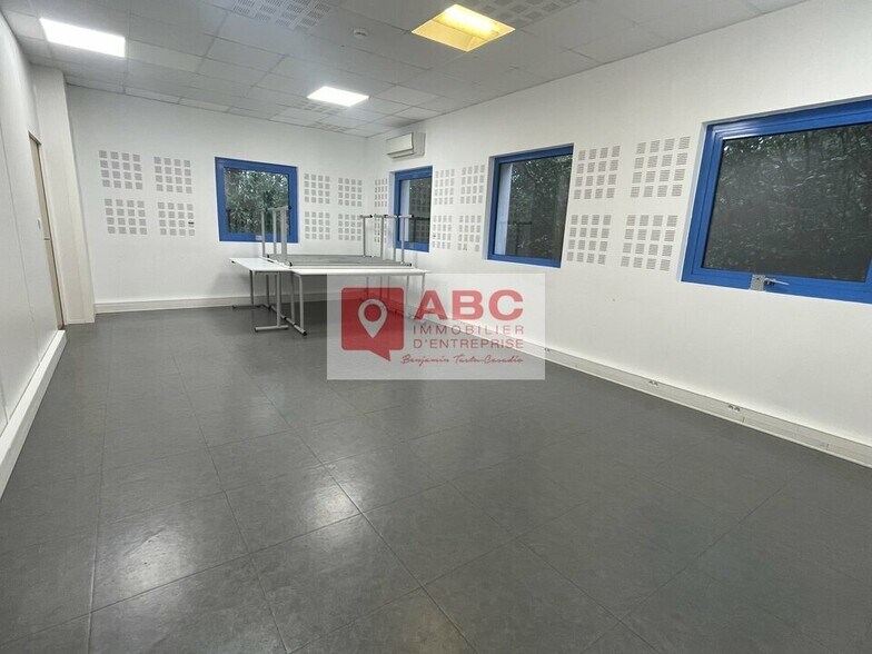 Bureau dans Montpellier à louer - Photo de l’immeuble – Image 2 sur 8