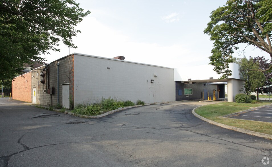 714-718 East Ave, Erie, PA à vendre - Photo de l’immeuble – Image 2 sur 3