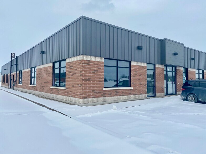 771 Erie St, Stratford, ON à louer - Photo de l’immeuble – Image 2 sur 4