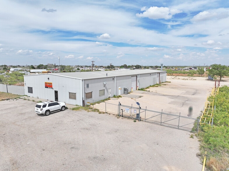 1890 N Mercury Ave, Odessa, TX à louer - Photo principale – Image 1 sur 62
