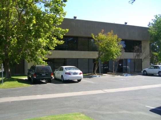 4600 American Ave, Bakersfield, CA à louer - Photo de l’immeuble – Image 2 sur 6