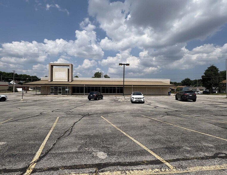 9220 W Greenfield Ave, Milwaukee, WI à louer - Photo de l’immeuble – Image 2 sur 5