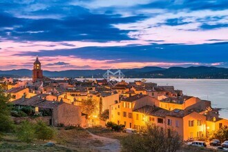Gassin - Vue aérienne  vue de carte