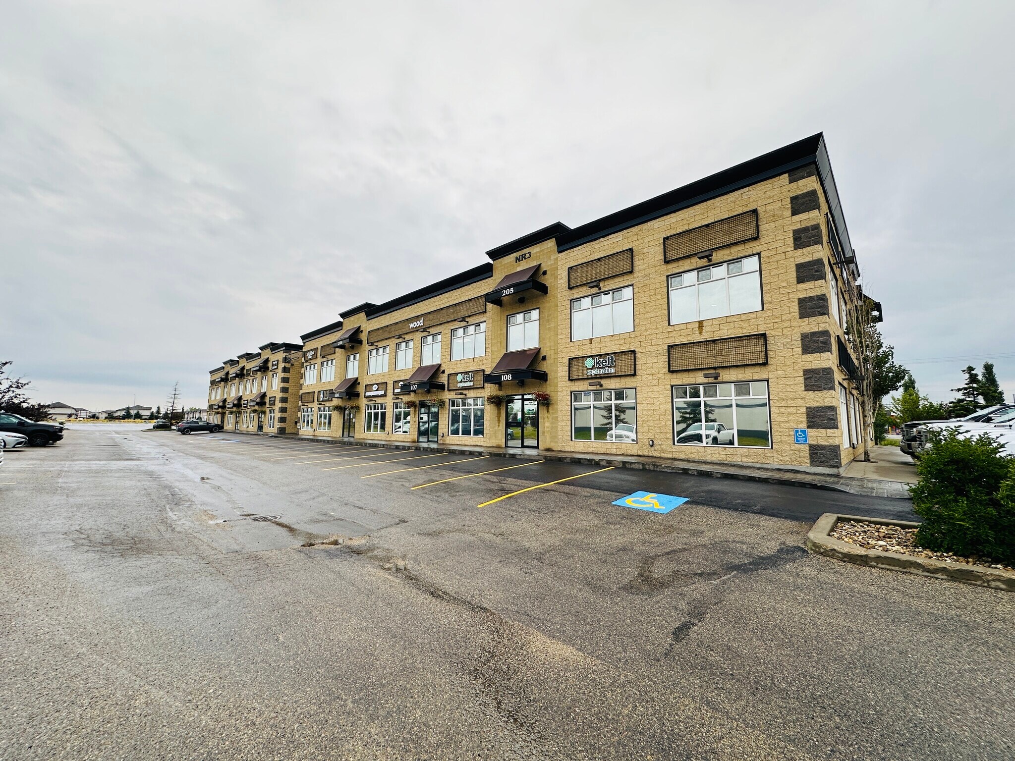 10055 120 Av, Grande Prairie, AB à vendre Photo principale– Image 1 sur 12