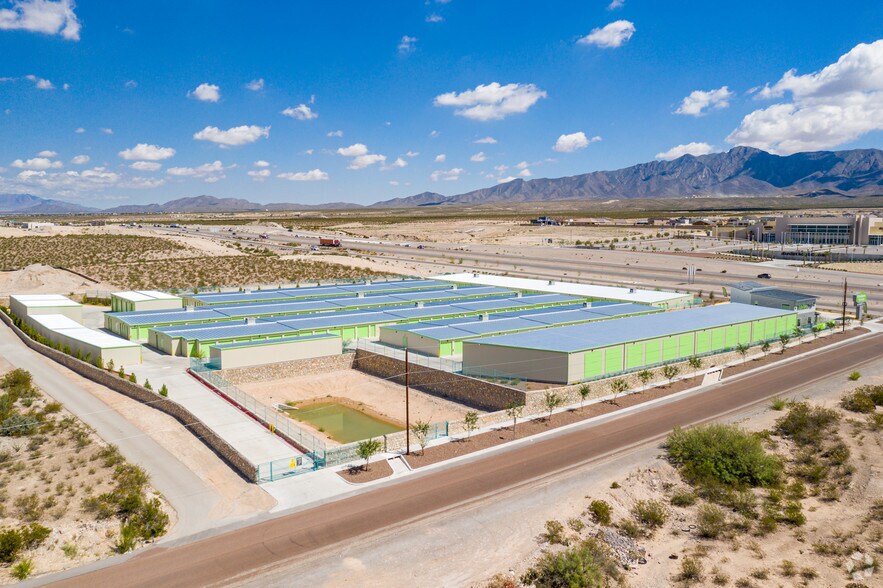 7115 S Desert Blvd, Canutillo, TX à louer - Photo de l’immeuble – Image 2 sur 10