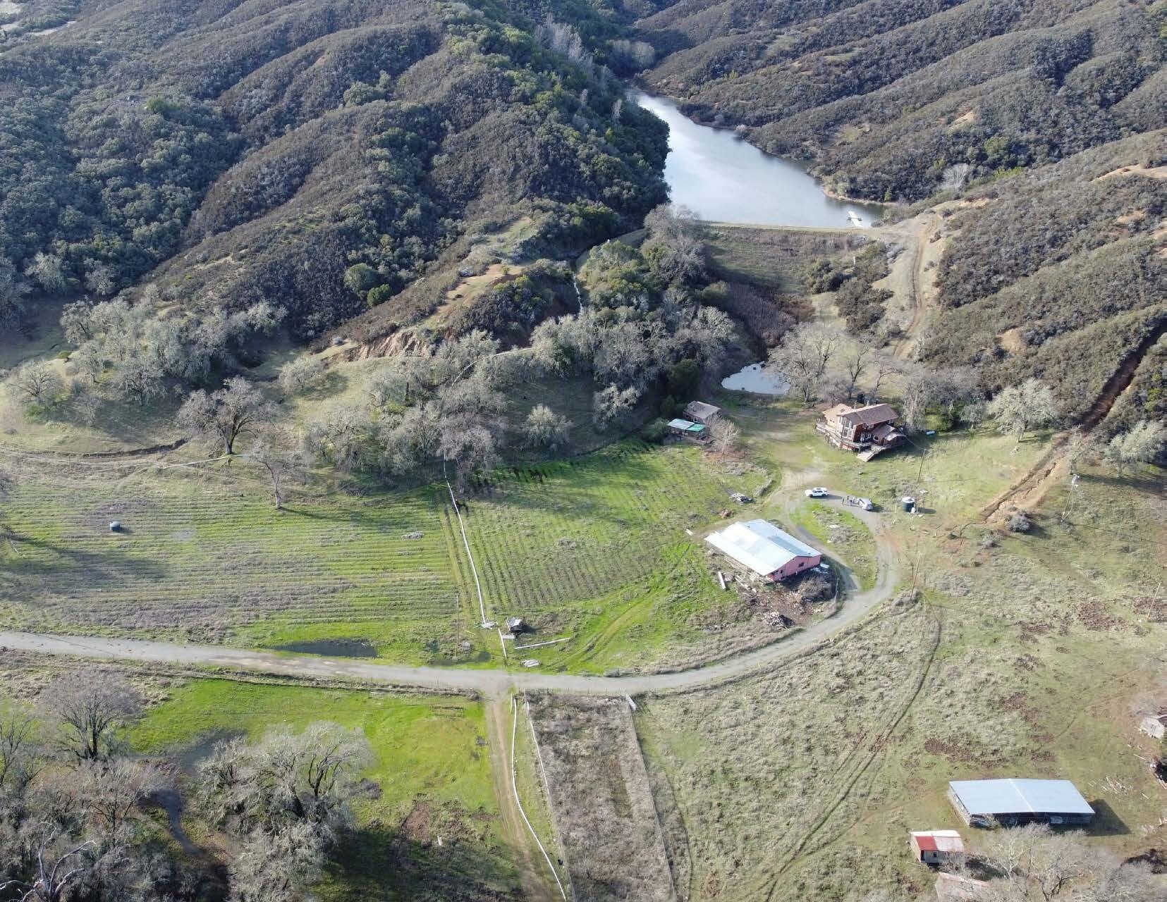 6051 Ridge Rd, Lakeport, CA à vendre Photo principale– Image 1 sur 6