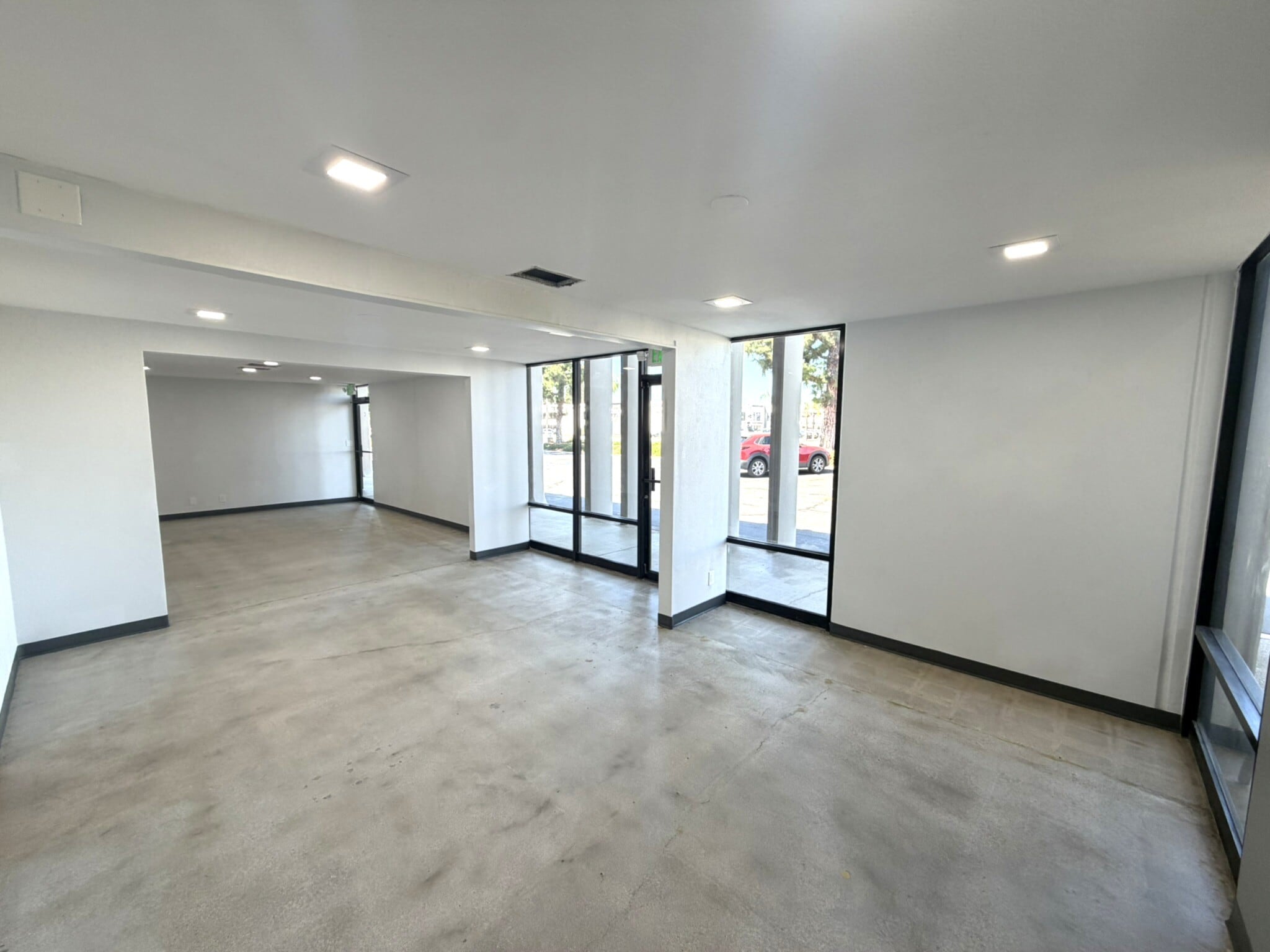 1440 S State College Blvd, Anaheim, CA à louer Photo intérieure– Image 1 sur 11