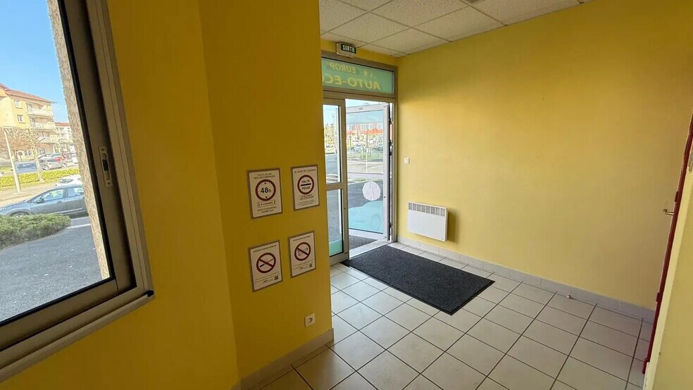 33 Rue De L'Europe, Péronnas à louer - Photo de l’immeuble – Image 3 sur 6