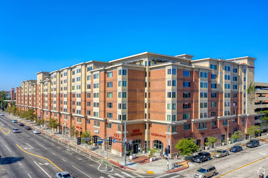 3335 S Figueroa St, Los Angeles, CA à louer - Photo principale – Image 1 sur 67