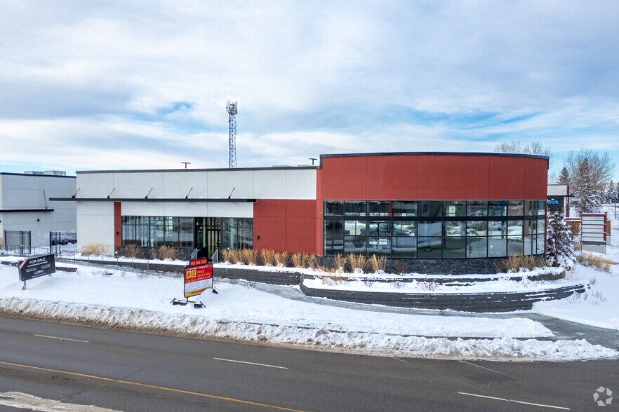 2255 32 St NE, Calgary, AB à vendre - Photo de l’immeuble – Image 2 sur 3