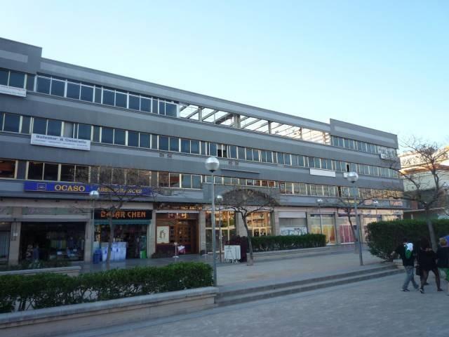 Bureaux/Local commercial dans Vilanova i la Geltrú, Barcelona à louer - Photo de l’immeuble – Image 2 sur 2