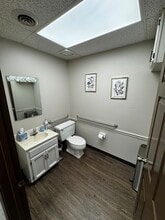 1170 W Kansas St, Liberty, MO à louer Photo intérieure– Image 2 sur 7